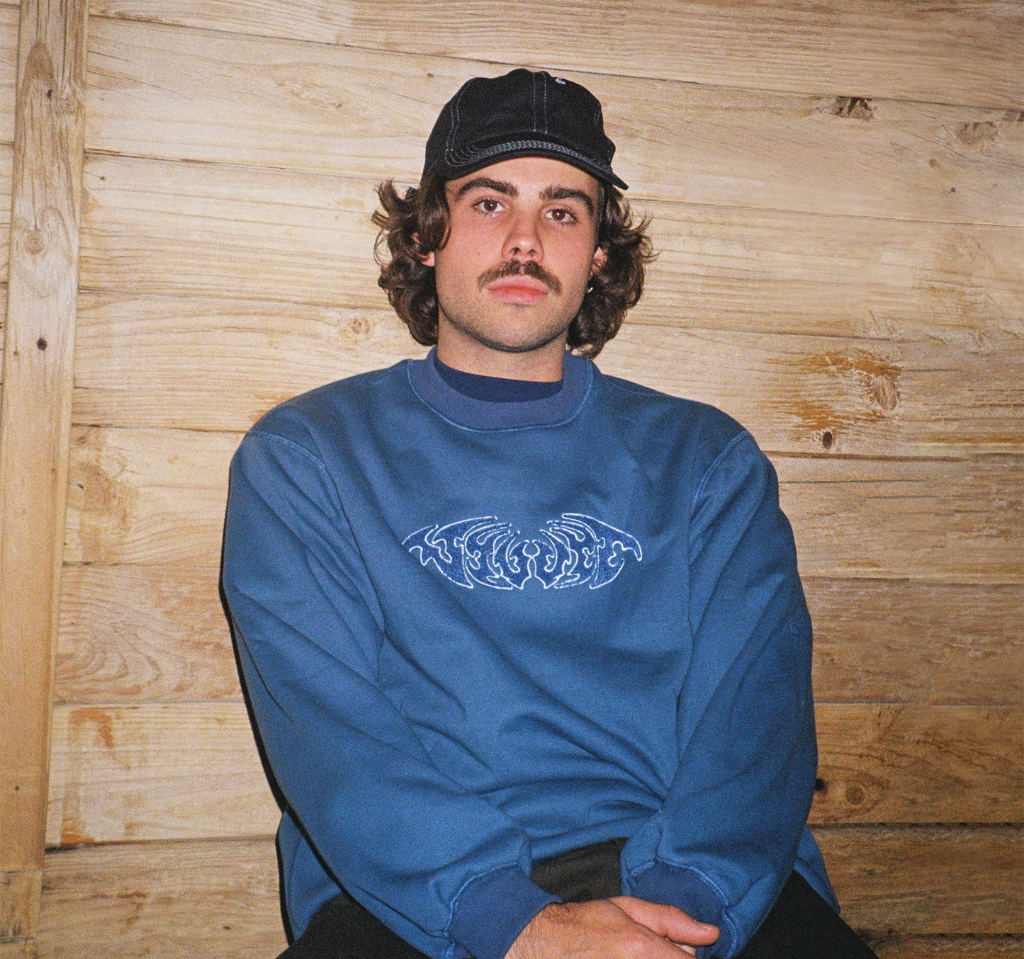 CHENILLE LOGO CREWNECK