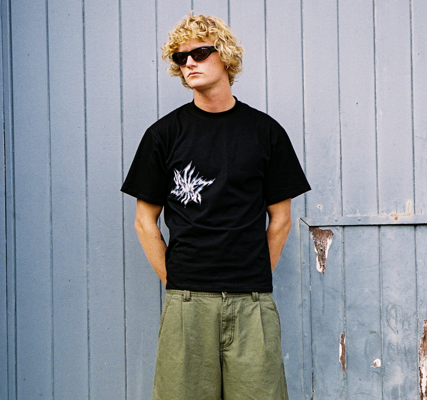 BLOOM T-SHIRT - BLACK