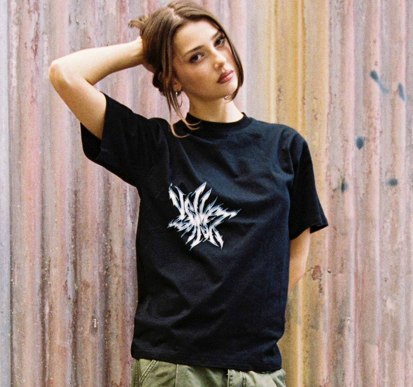 BLOOM T-SHIRT - BLACK